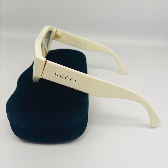 Gucci Logo 53MM Rectangular Sunglasses - Picture 11 of 12
